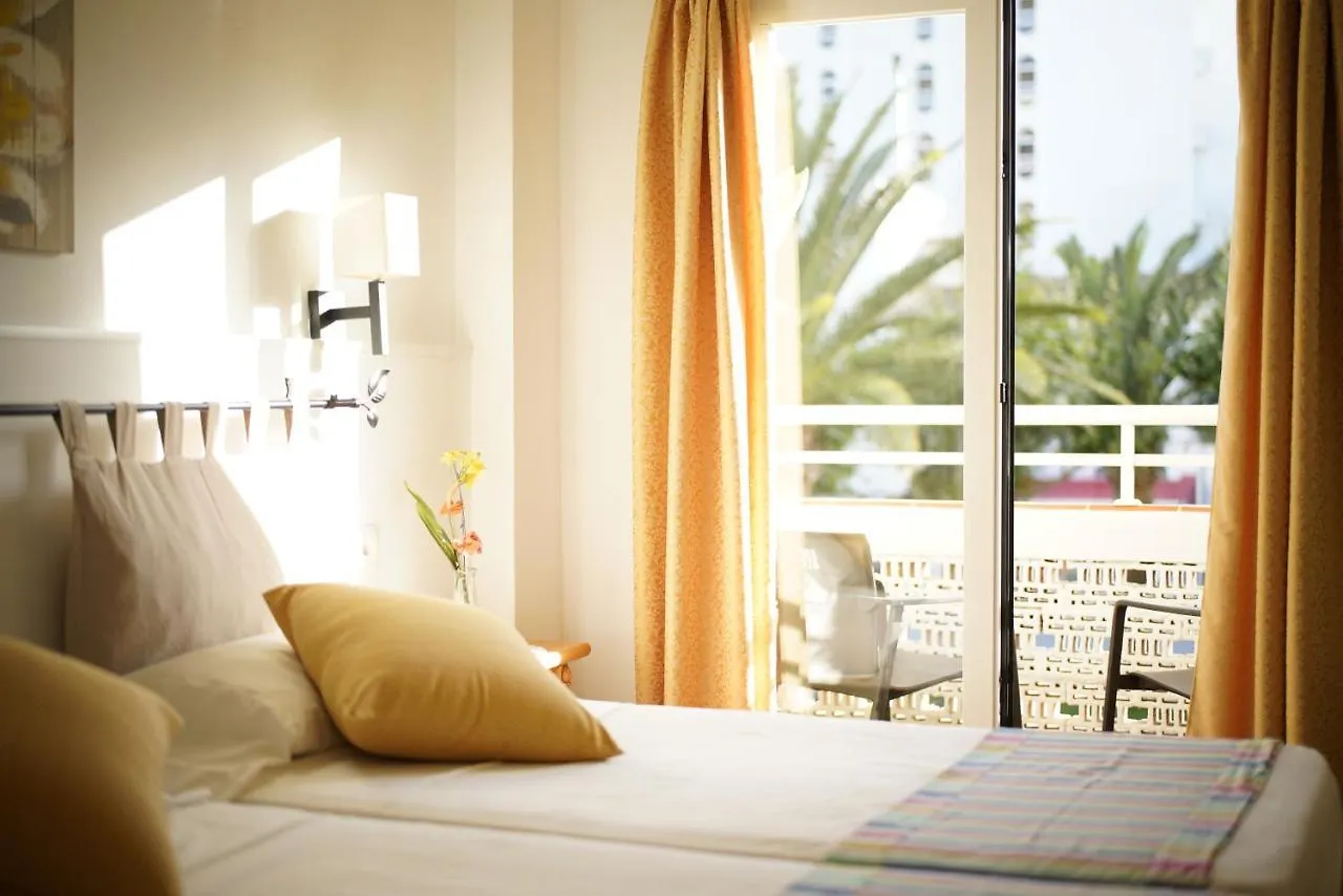 Hostal Yebisah Santa Eularia des Riu Gasthuis
