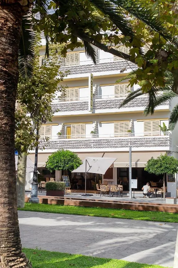 Hostal Yebisah Santa Eularia des Riu Gasthuis