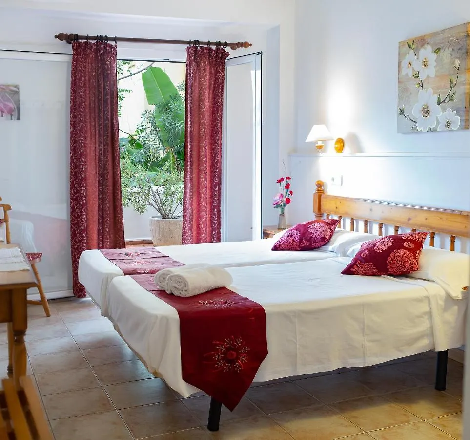 Gasthuis Hostal Yebisah Santa Eularia des Riu