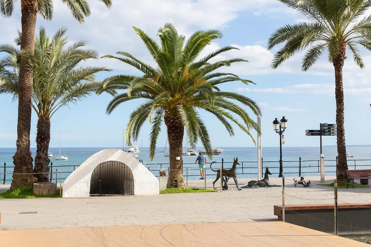 Hostal Yebisah Santa Eularia des Riu 2*,